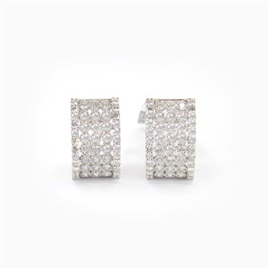 2.80 Carats Diamond Earrings in 18 K White Gold